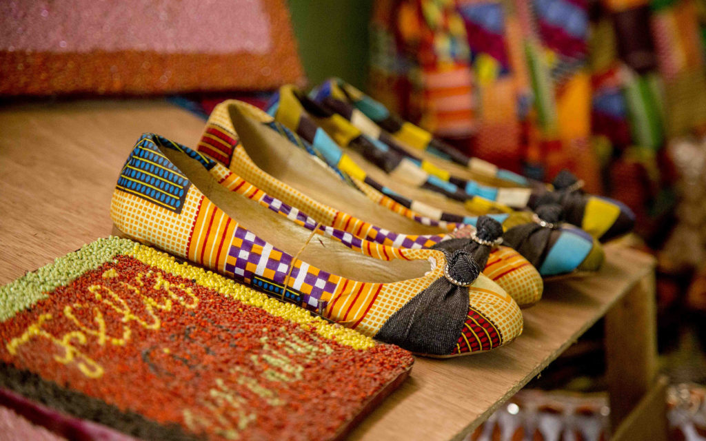 scarpe ballerine tessuti africani Guinea Bissau Mani Tese 2018