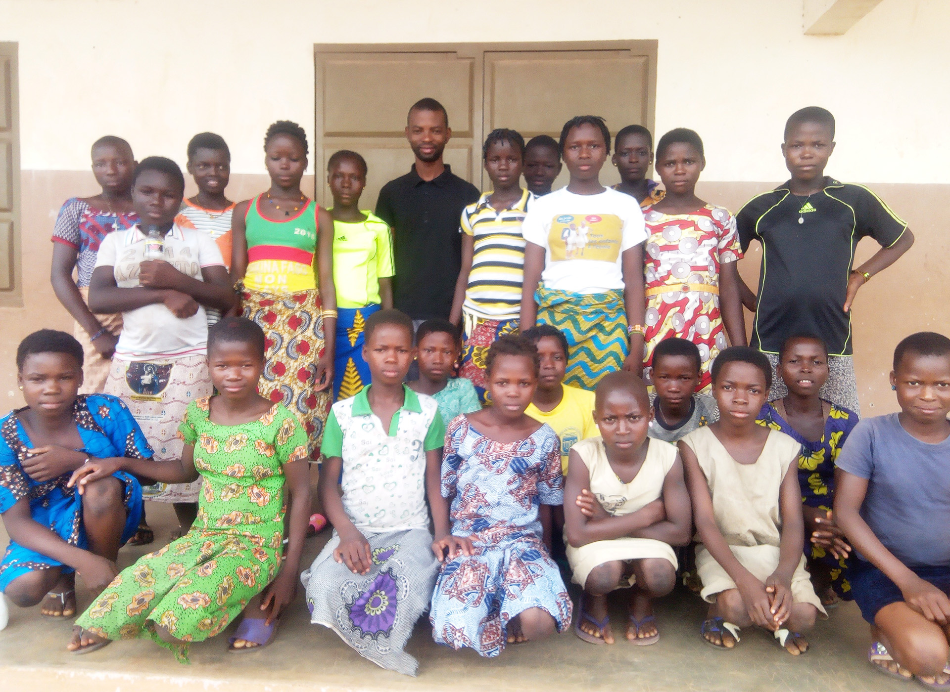 educazione civica istruzione bambine Benin Mani Tese 2018