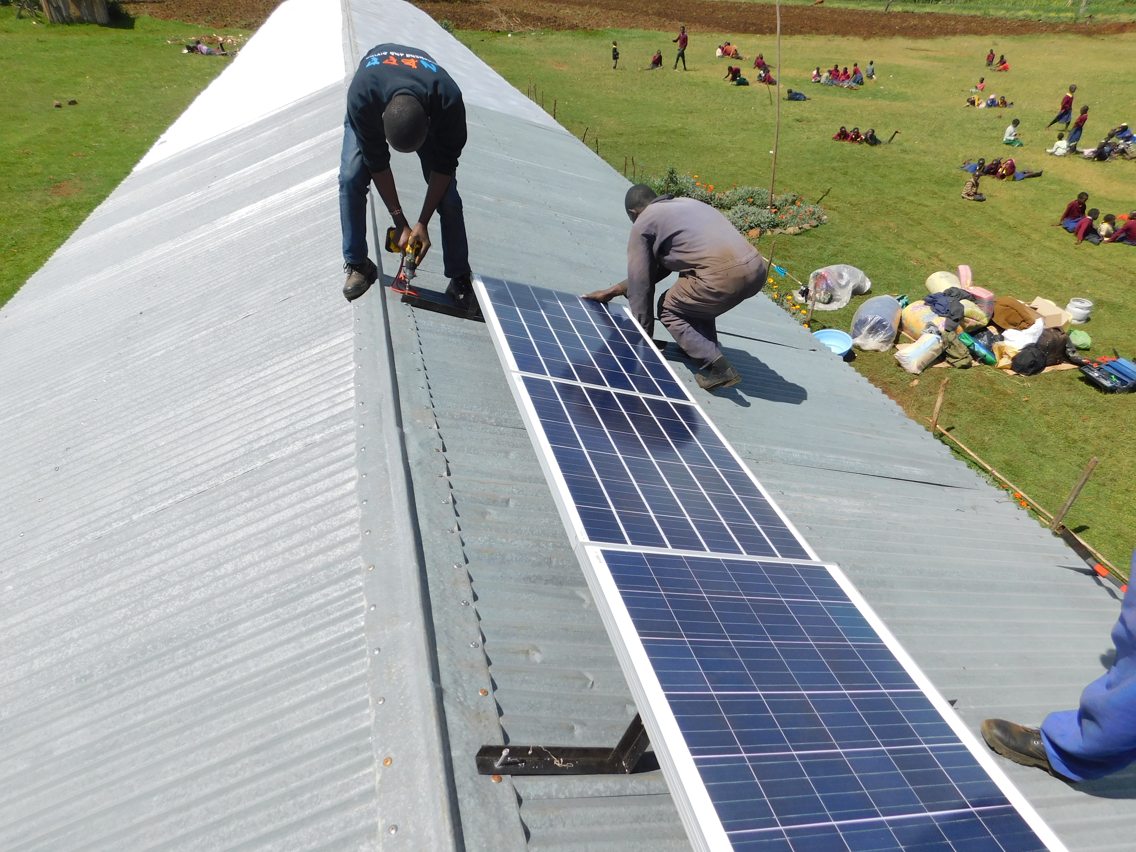 pannelli solari scuole tetto kenya mani tese 2018